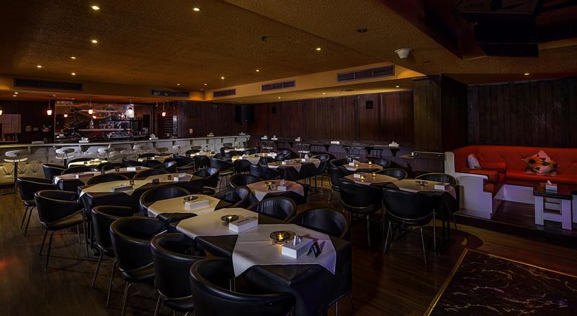 מנאמה Taj Plaza Hotel מראה חיצוני תמונה