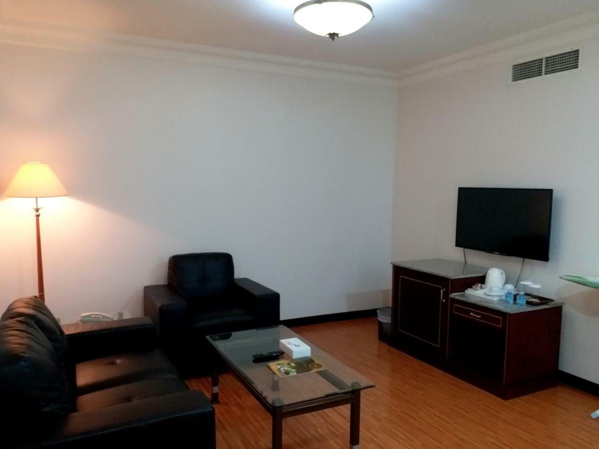 מנאמה Taj Plaza Hotel מראה חיצוני תמונה