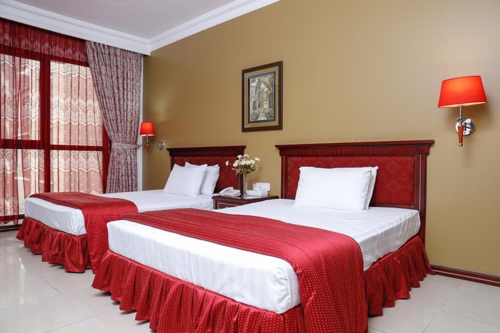 מנאמה Taj Plaza Hotel מראה חיצוני תמונה